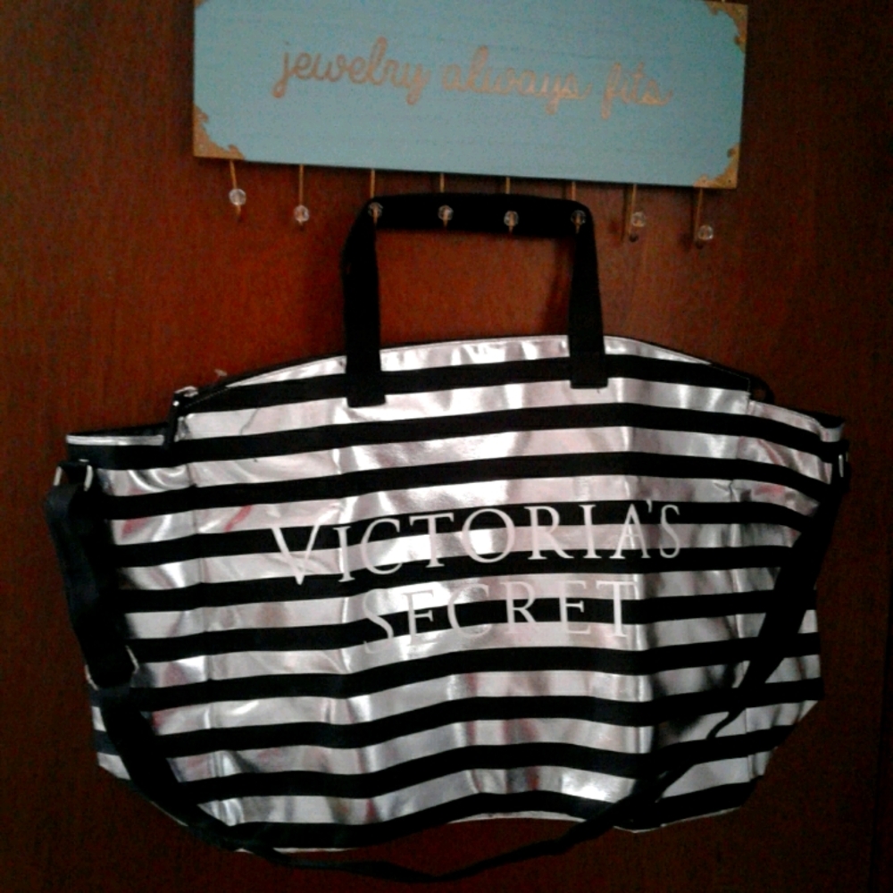 Victoria Secret bombshell weekender duffle bag